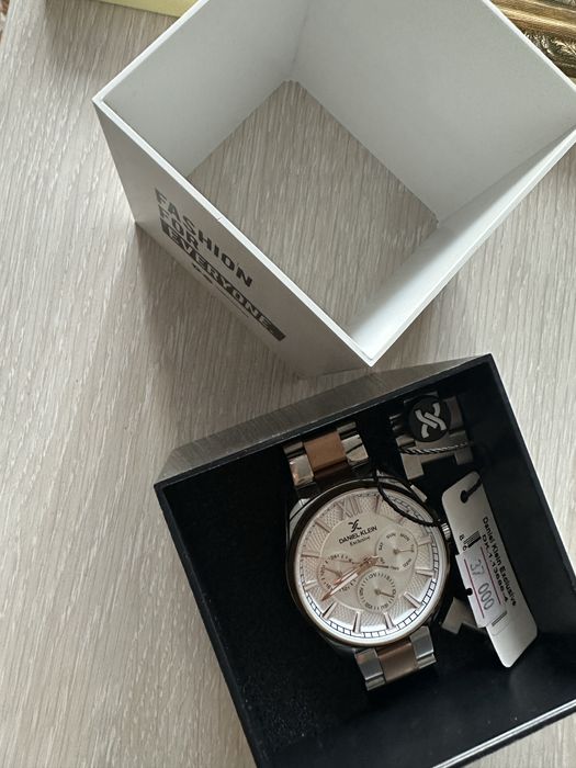 Продам часы daniel klein