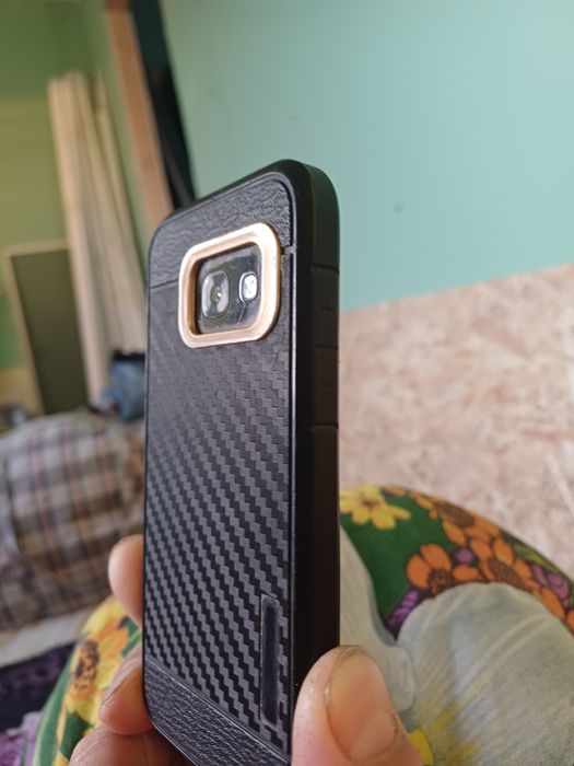 Продам Самсунг А3.