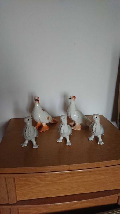 Bibelouri din portelan cu porumbei