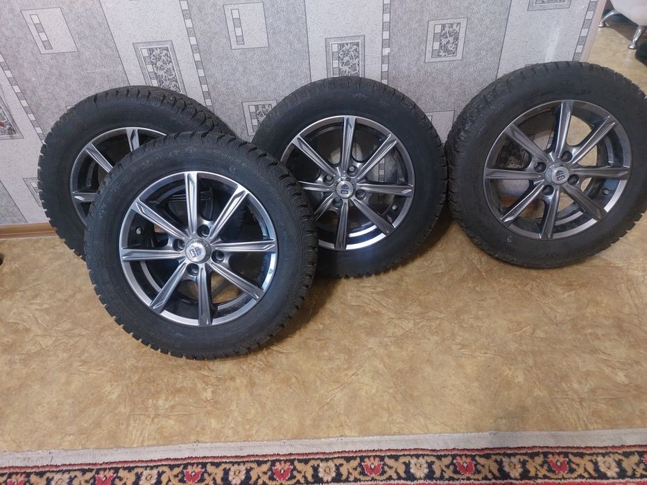 Продам срочно диски с резиной