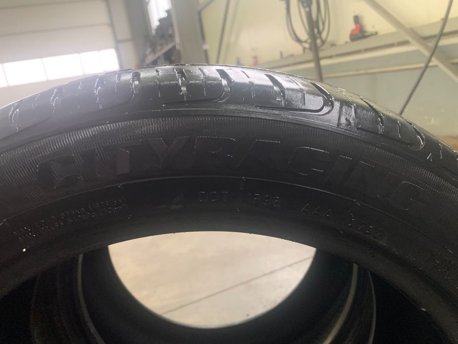 255/45/18 комплект гуми