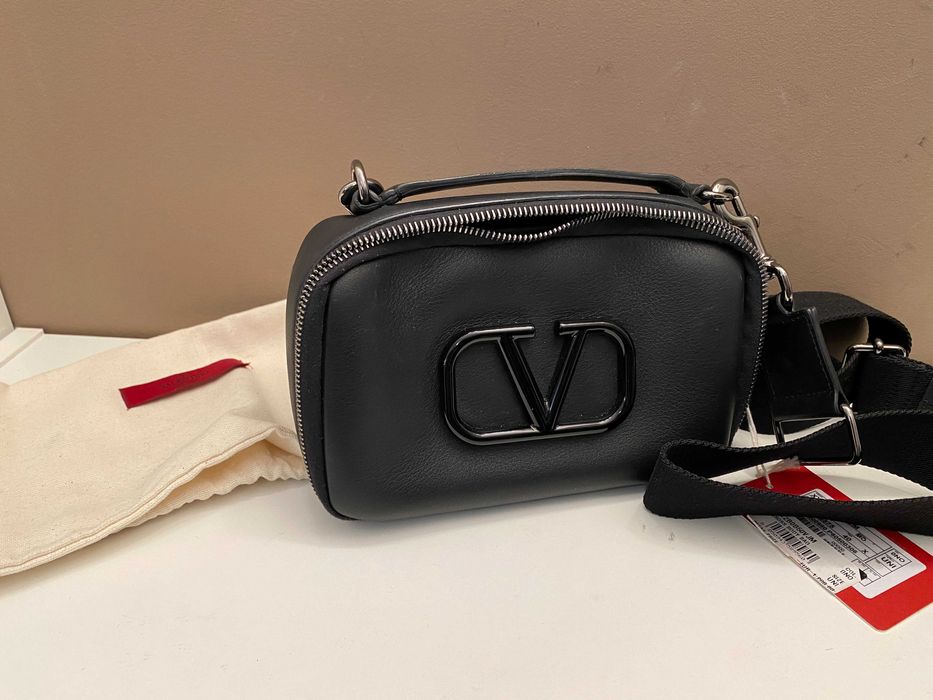 Valentino Garavani geanta piele, autentica, retail price 1200 euro