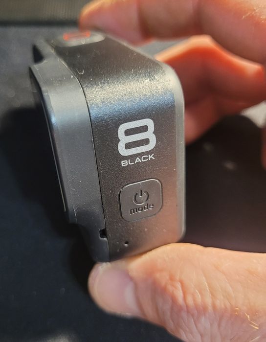 Vând GoPro hero 8 + card 128Gb