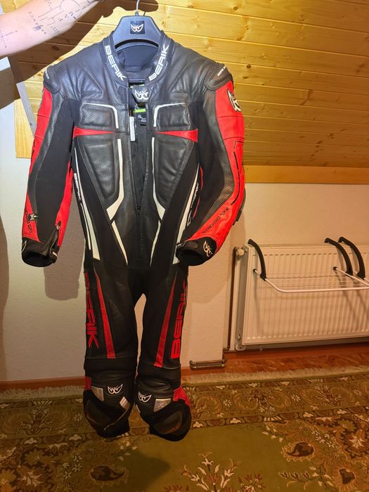Echipament moto strada