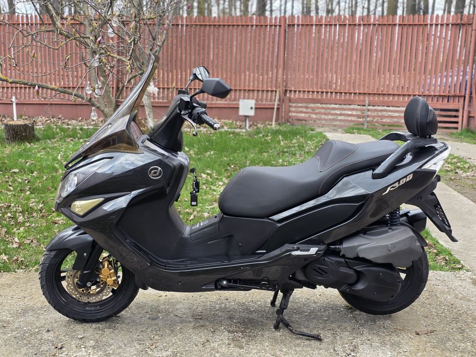 MAXI SCUTER DAELIM 300 2015 stare perfecta scuter A2 yamaha honda kawasaki suzuki cf moto