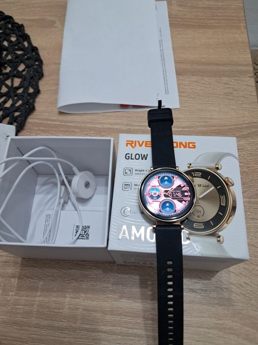 продавам часовник смарт дамски