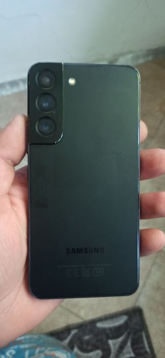 Продам Samsung s22