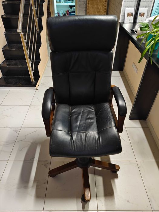 Кресло офисное кожа