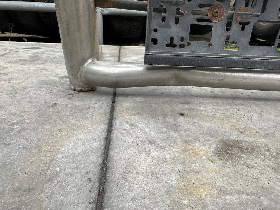 Vând bullbar cu mic defect. Dacia , altele