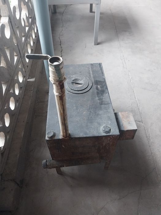 Продам печку угольную.