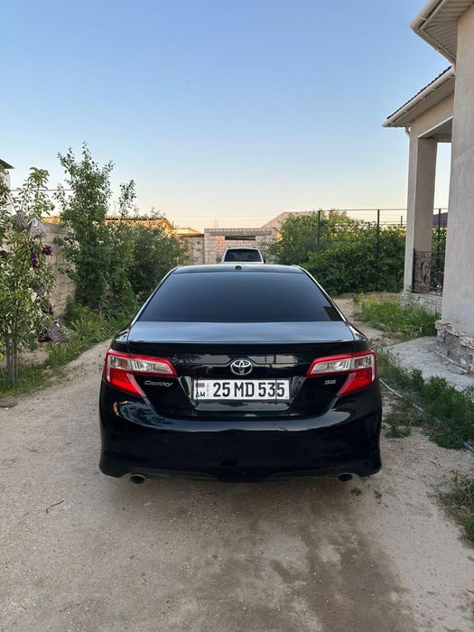 Toyota Camry 2013 года