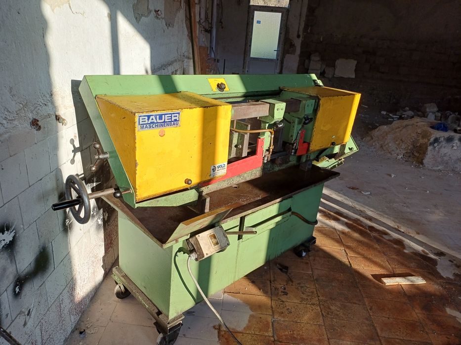 fierăstrău mecanic. Banzic