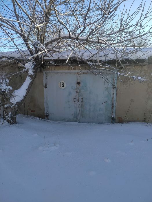 Продам 2 гаража в копперативе Волга