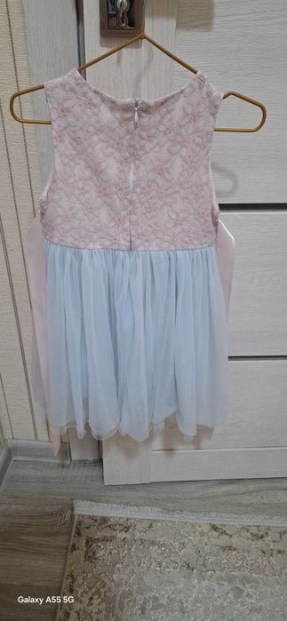 Продам детское платье.