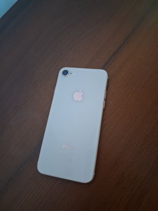 Iphone 8 в хорошем состоянии