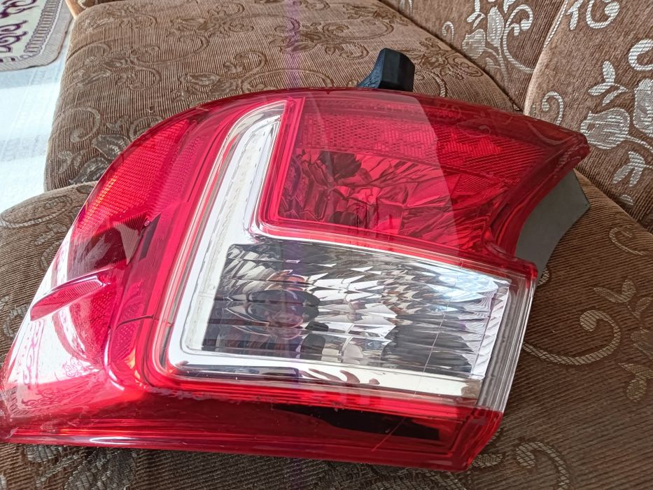 Продам фары для тайота