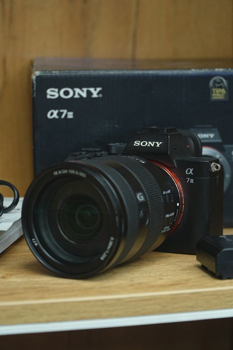 Sony A7 III 4K 24-105mm F4 OSS G master yaxshi holatda