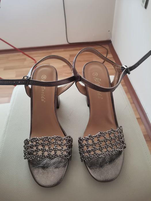 Сандали  на  ток