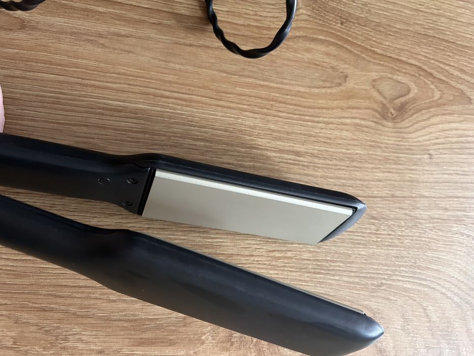 Vand placa Remington si ondulator Philips