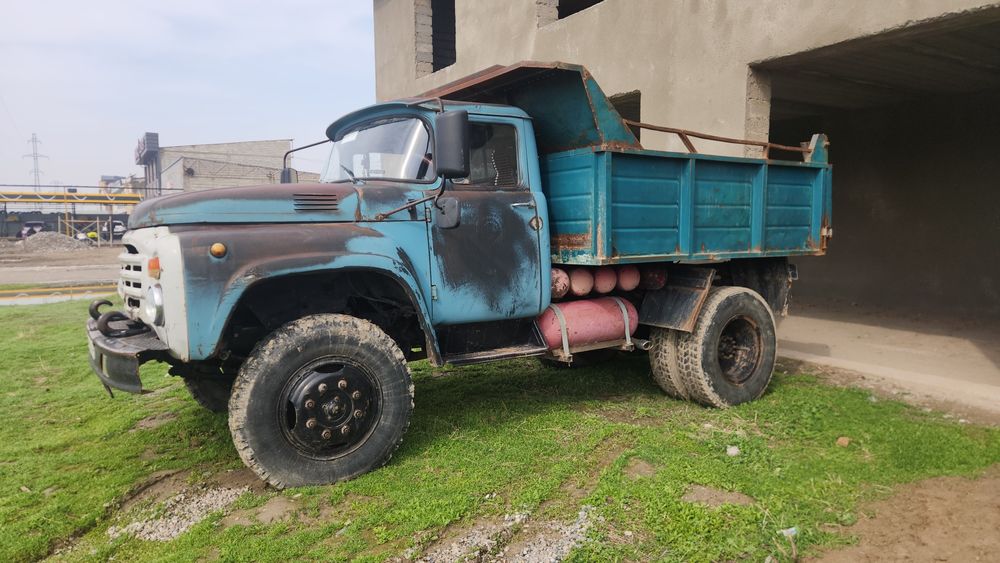 Zil sotiladi yurib turgan mashina xolati yaxshi