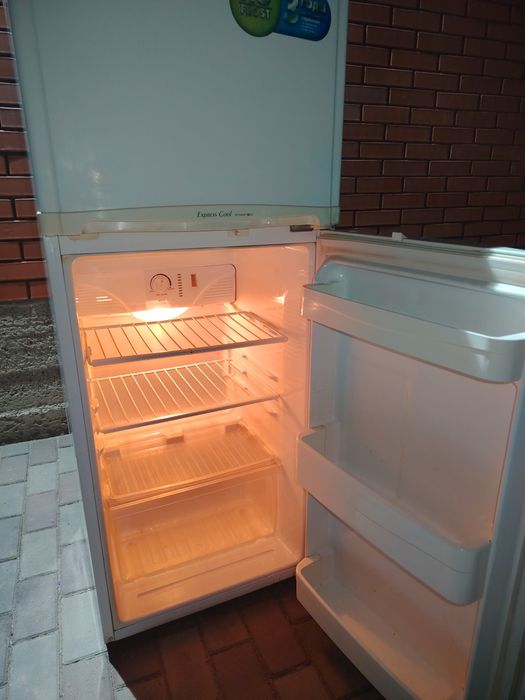 Продам холодильник