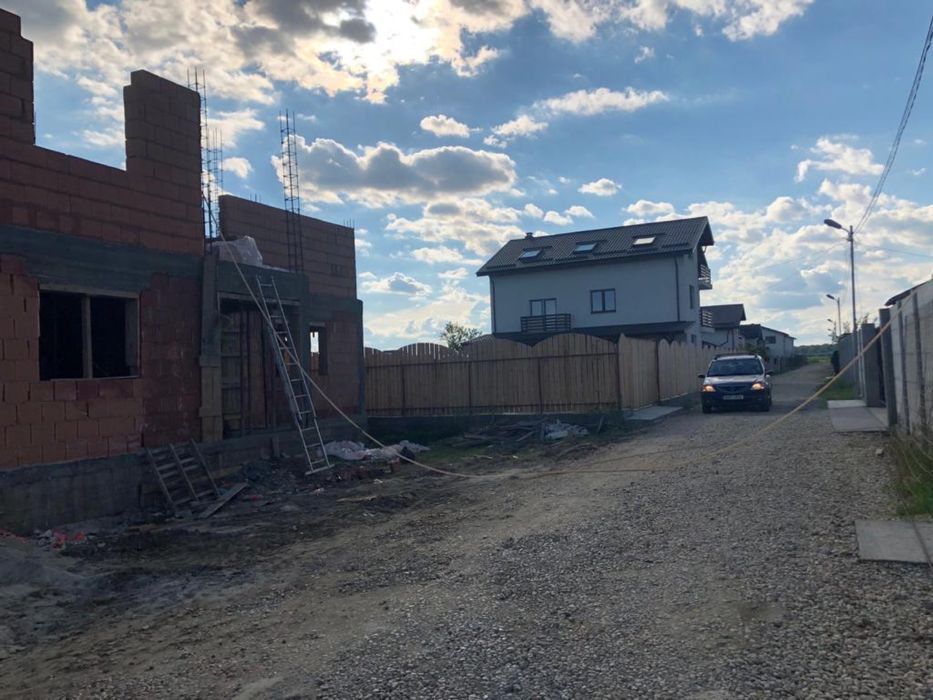 Loturi de casa in Sabareni! intravilan, zona noua 500 si 650 mp!