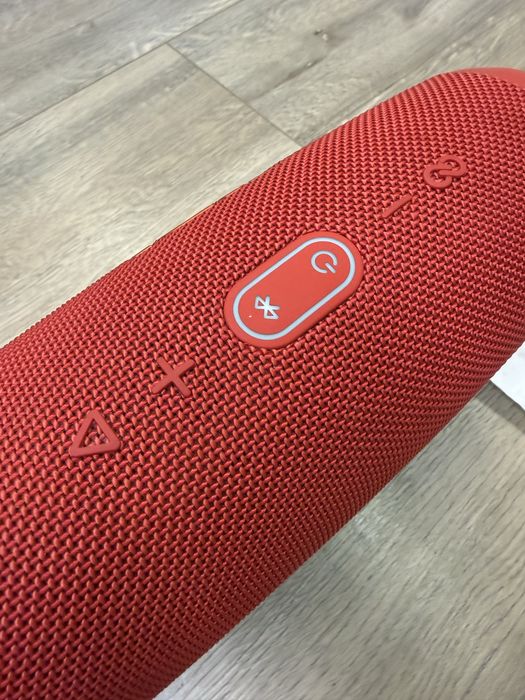 Продам колонку JBL Charge 5