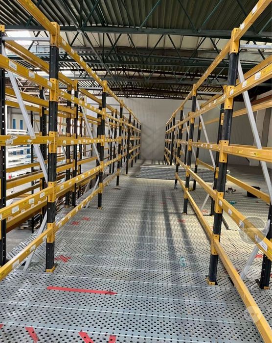 Rafturi metalice industriale