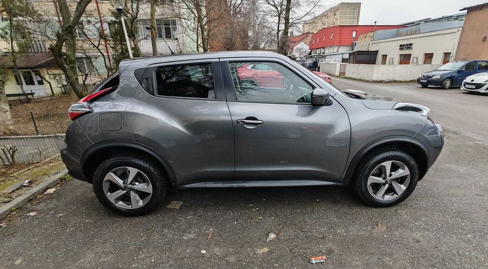 Nissan Juke 1.6 XTRONIC N-Connecta