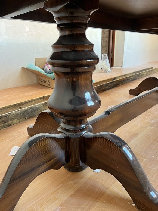 Стол со стальями