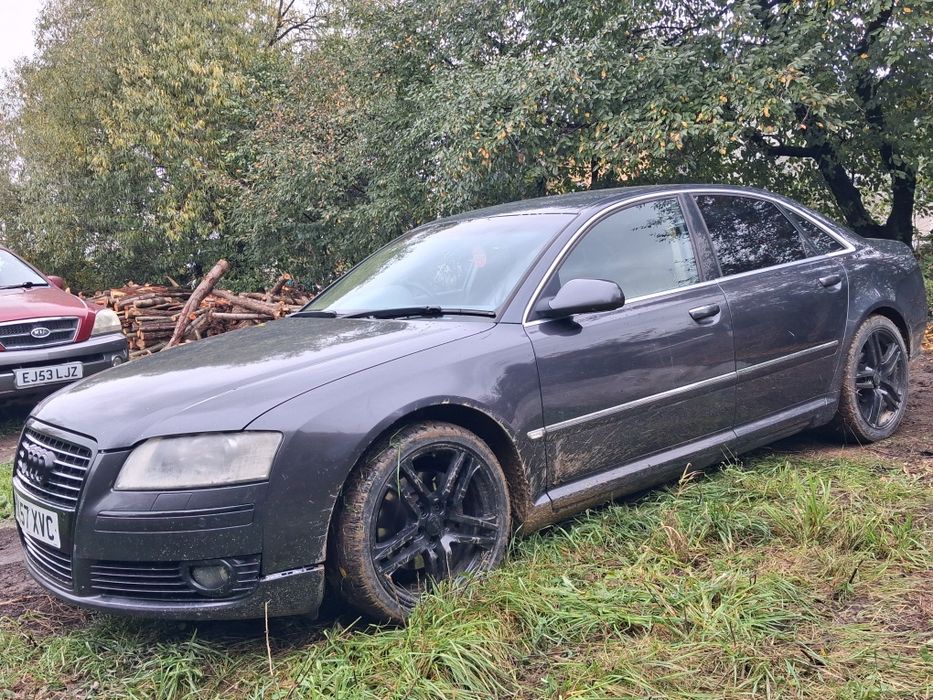 Audi A8 volan pe dreapta