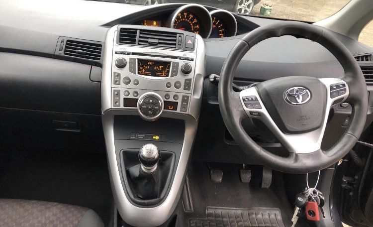 Тойота Версо /Toyota Verso 2.0D4D 126кс. 2011г. НА ЧАСТИ