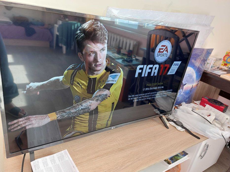 Play Station 3 slim, 2 джойстика, игри