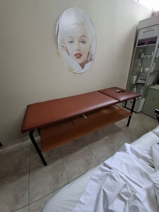Vând pat pentru masaj  ,Cosmetica