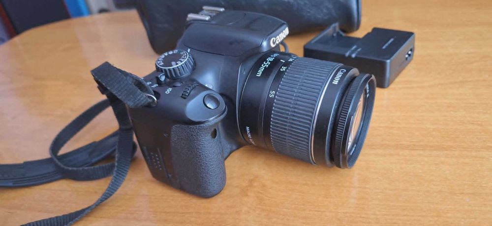 Aparat foto DSLR Canon EOS 550d