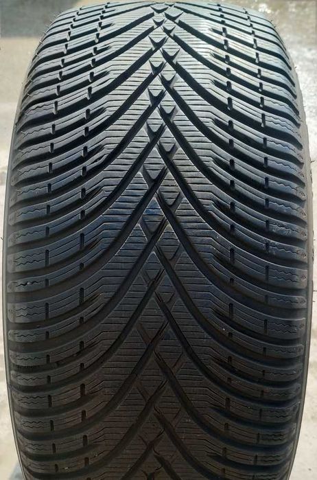 245 40 18+225 45 18 Kleber-set fata/spate-anvelope de iarna (ca noi)