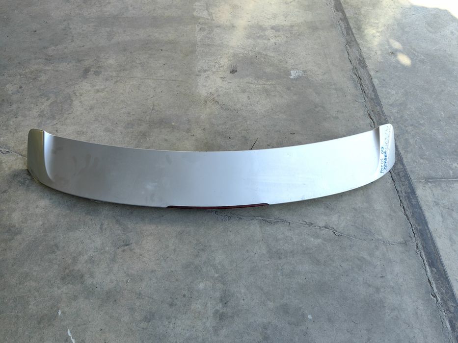 Спойлер на врата багажник за Ford Focus хечбек 2009г