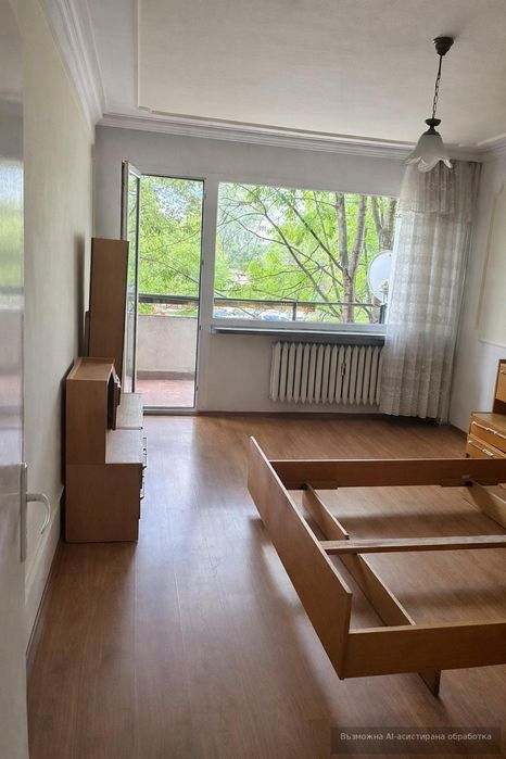 Тристаен за продажба в кв.Света Троица