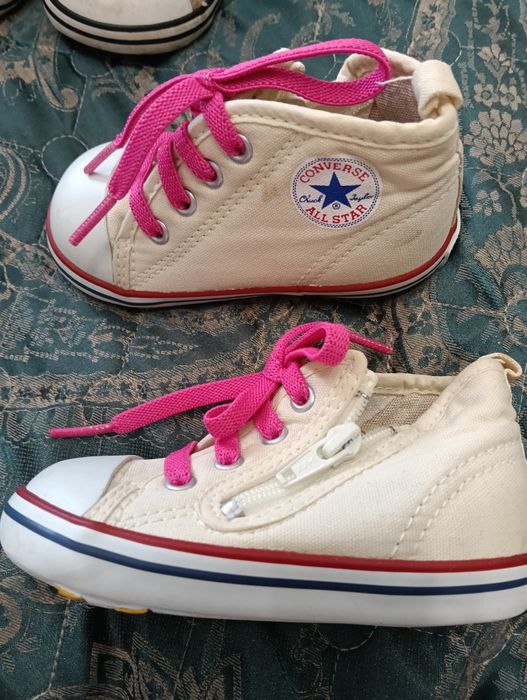 Продам детскую обувь