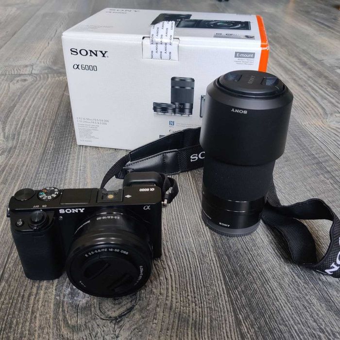 Sony A6000 + 2 обективa Sony SEL 16-50mm f/3.5-5.6 PZ обектив Sony SEL 55-210mm