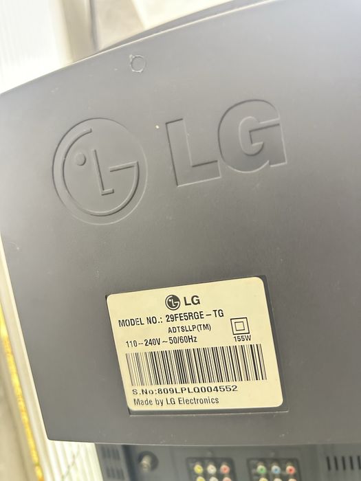 Телевизор LG 74 см с подставкой