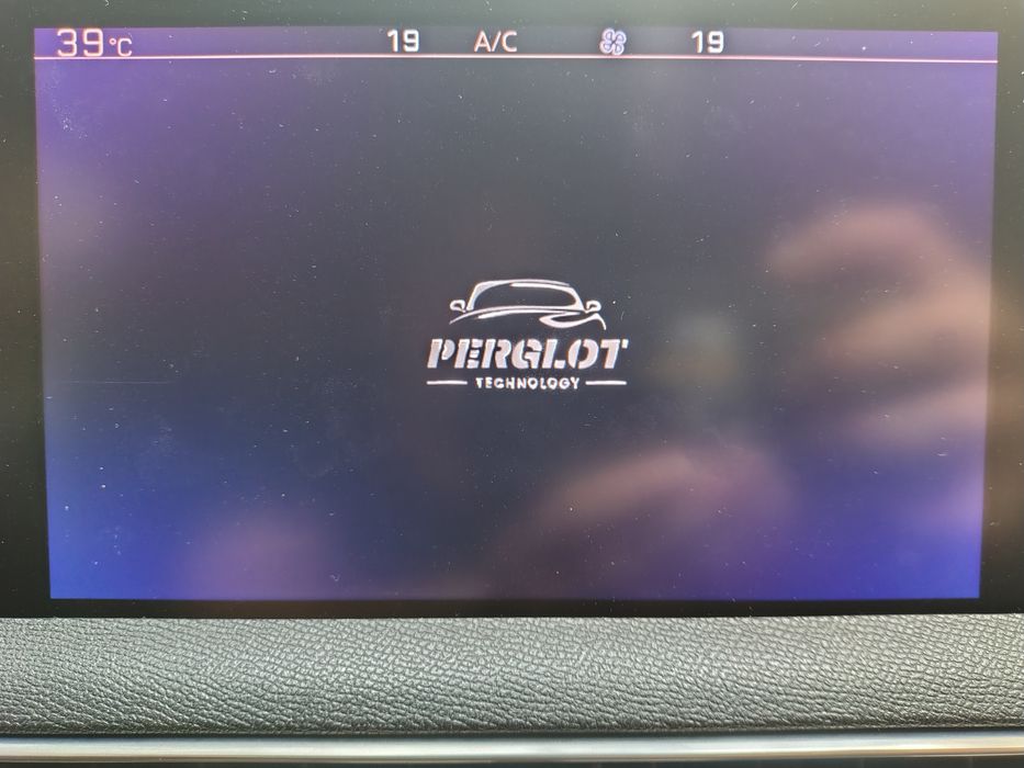 Безжичен CarPlay / Android Auto адаптер Perglot Streamhub Go - НОВ