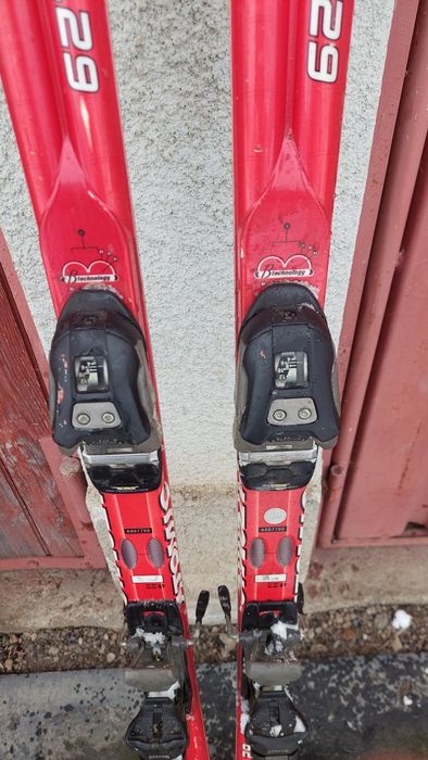 Skiuri Atomic aduse din Germania