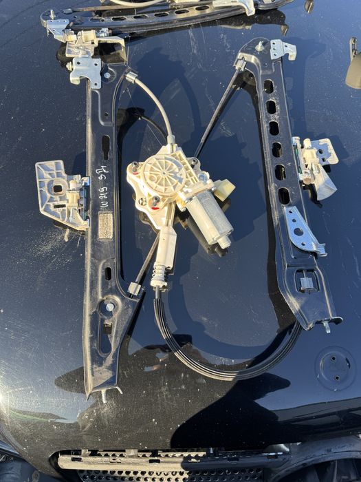 Заден десен стъклоповдигач за Mercedes Cls W219