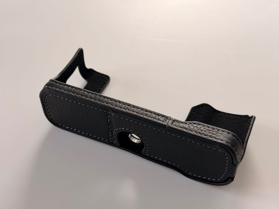 Husa Piele SmallRig pentru Fujifilm X100VI Negru 4700 impecabila