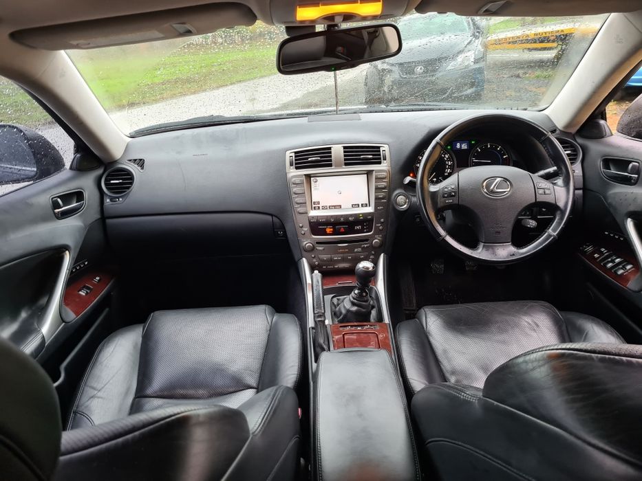 Dezmembrez lexus is220 2009 2.2 DCAT