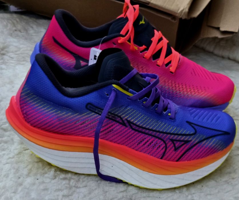 Mizuno оригинални дамски сникърси нови 38 номер