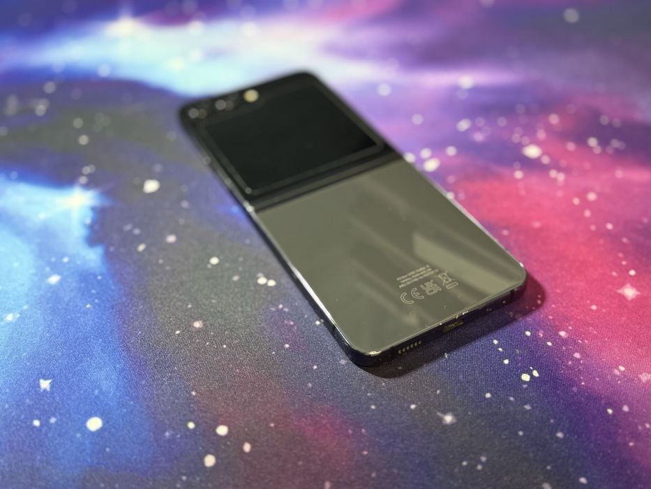Samsung Galaxy Z Flip 5 , 512GB , Negru , In stare buna .
