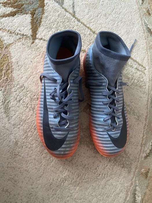 Футболни обувки за деца