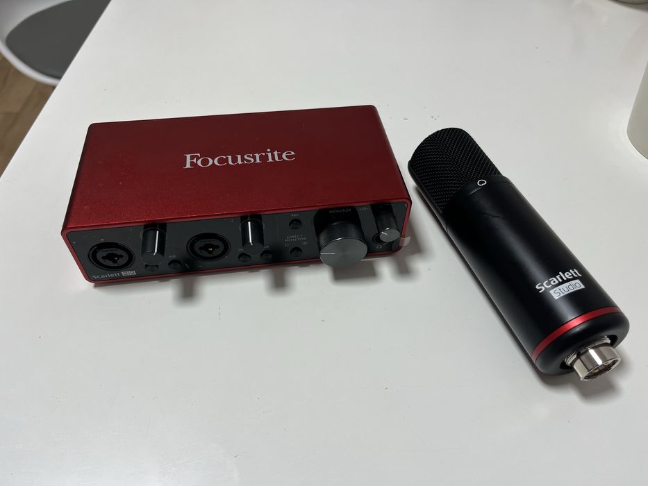 Foscurite 2i2 3gen с микрофоном